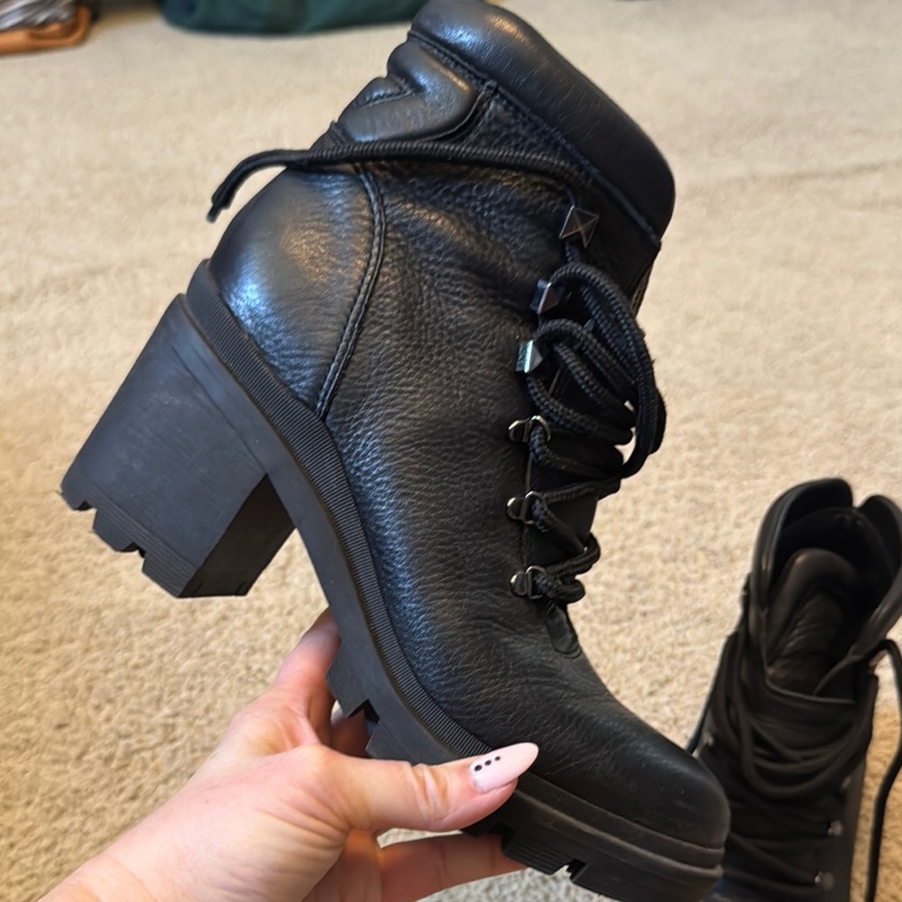 LAST CALL:  Black Leather Lace-Up Boots SZ 9 - Picture 3 of 11
